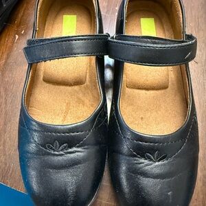 Left & Right Black Girls Mary Jane’s size 3